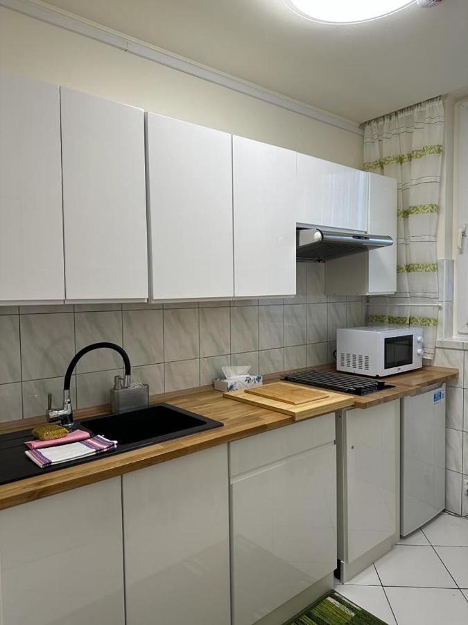 Apartment Bazylianska - 100m Do Metra 