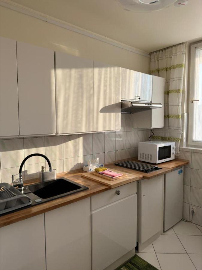 Apartment Bazylianska - 100m Do Metra 